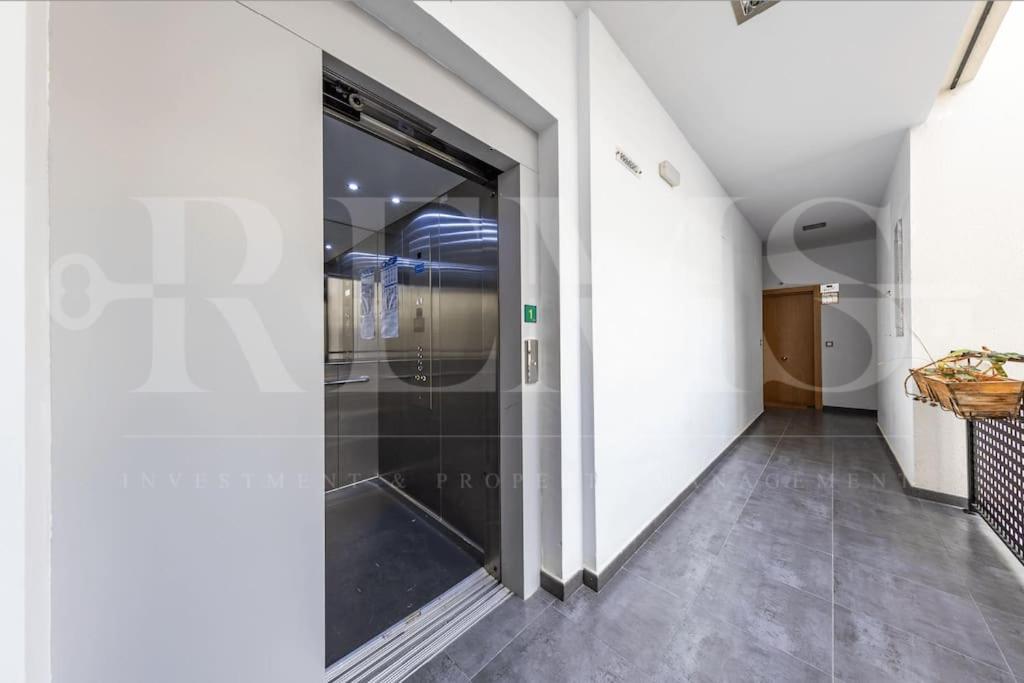 Cozy Apartment With Parking In The Center By Rems Málaga Dış mekan fotoğraf